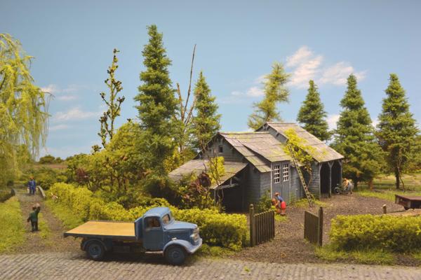 De boerenschuur in een sfeervolle omgeving. De boerenschuur in een sfeervolle omgeving.