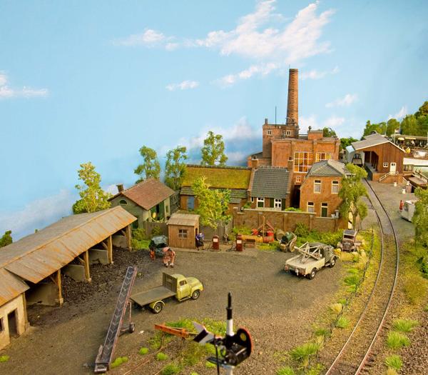 De kolen- en oliehandel met op de achtergrond de brouwerij De kolen- en oliehandel met op de achtergrond de brouwerij