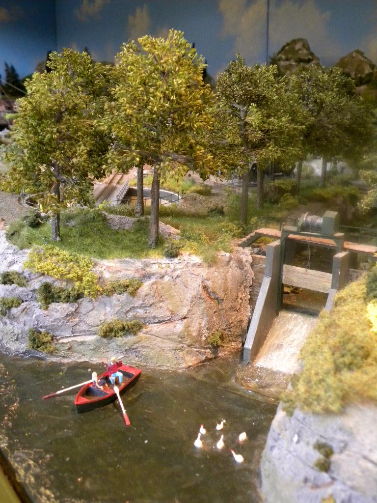 sluisje met roeibootje sluisje met roeibootje